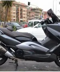 YAMAHA T-Max 500 Giu. 2oo8 euro3 €. 3.900 - 4