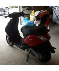 Scooter Piaggio Zip 2t - 4