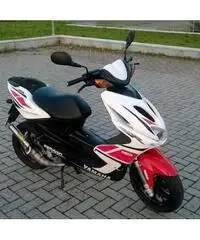 Yamaha Aerox LIMITED-EDITION GP 2011 50cc