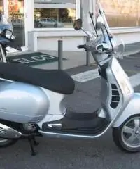 VESPA GTS 250 gts