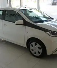 Aygo 1.0Vvt-i 69CV5Porte X-play - 3