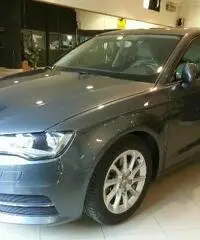 AUDI A3 SPB 2.0 TDI S tronic Ambiente - 3