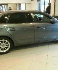 AUDI A3 SPB 2.0 TDI S tronic Ambiente - 8