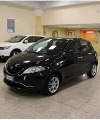 LANCIA Ypsilon NEW 1.2I 69CV E6 GPL ECOCHIC GOLD ( KM 0 )