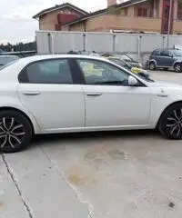 Alfa Romeo 159 2.0 JTDM Distinctive - 6