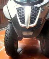 Piaggio Mp3 business 300 lt 3 ruote - 4