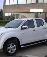 ISUZU D-Max 2.5 Crew Cab Quasar A/T 4WD - 6