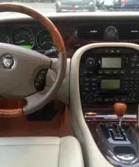 JAGUAR XJ6 3.0 V6 - 7