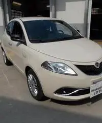 Lancia Ypsilon 1.2 69 CV 5 porte Gold X NEOPATENTATI - 4