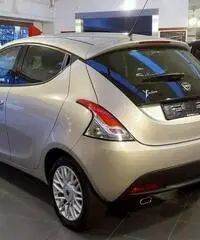 LANCIA Ypsilon 1.2 69 CV 5 porte Gold - 4