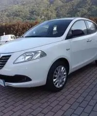 LANCIA Ypsilon 1.2 69 CV 5 porte Silver - 3