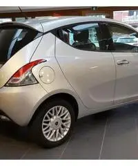 LANCIA Ypsilon 1.2 69 CV Gold 2015 - 3