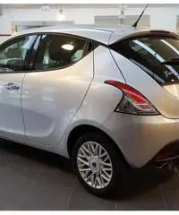 LANCIA Ypsilon 1.2 69 CV Gold 2015 - 4