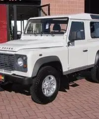 LAND ROVER Defender 90 2.4 TD4 Station Wagon E