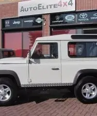 LAND ROVER Defender 90 2.4 TD4 Station Wagon E - 2