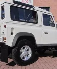 LAND ROVER Defender 90 2.4 TD4 Station Wagon E - 5