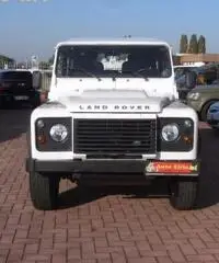 LAND ROVER Defender 90 2.4 TD4 Station Wagon S - 2