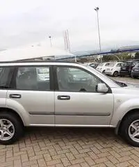 Nissan X-Trail X-Trail 2.2 dCi 4X4 Elegance - 3