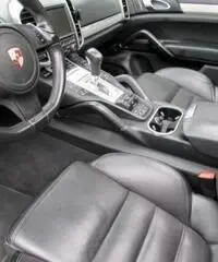 PORSCHE Cayenne 4.8 Turbo - 10