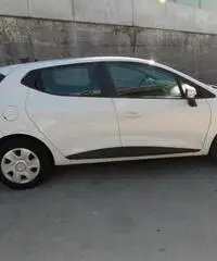 Renault Clio 1.2 75CV 5 porte Live X NEOPATENTATI - 3