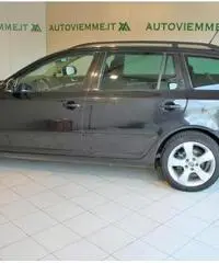 SKODA Octavia 2.0 TDI CR F.AP. Wagon Elegance Autocarro - 3