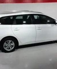 TOYOTA Auris Touring Sports 1.8 Hybrid Active Eco - 6