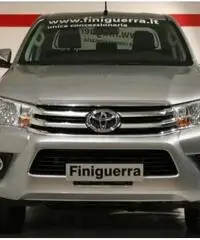 TOYOTA Hilux 2.4 D-4D 4WD 4 porte Double Cab Lounge - 2