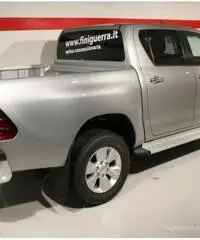 TOYOTA Hilux 2.4 D-4D 4WD 4 porte Double Cab Lounge - 4