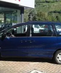 TOYOTA Previa 2.0 Tdi D-4D - 3