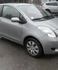 TOYOTA Yaris 1.0 3 porte Now