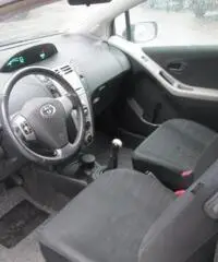 TOYOTA Yaris 1.0 3 porte Now - 9