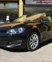 VOLKSWAGEN Golf 1.6TDi HighLine 5porte Blue Motion