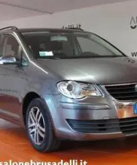 VOLKSWAGEN Touran 1.9 TDI 105CV Conceptline 7 POSTI KM CERTIFICATI