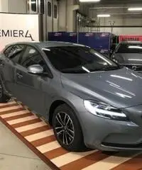 VOLVO V40 D2 Geartronic Momentum - 2