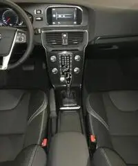 VOLVO V40 D2 Geartronic Momentum - 7