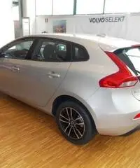 VOLVO V40 D2 Momentum - 5