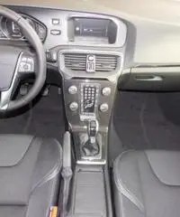 VOLVO V40 D2 Momentum - 7