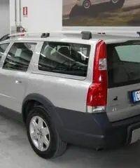 VOLVO XC70 2.4 D5 20V (185CV) cat AWD Momentum AUTOMATICA - 4