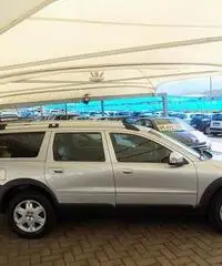 Volvo XC70 XC70 2.4 D5 AWD CROSS COUNTRY CV 185 CAMBIO AUT. - 2