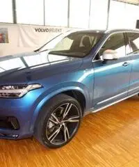 VOLVO XC90 D5 AWD Geartronic 7 posti R-design - 3