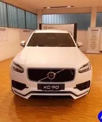 VOLVO XC90 D5 AWD Geartronic 7 posti R-design