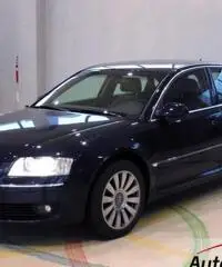 AUDI A8 4.2 TDI QUATTRO 326 CV