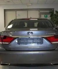 Lexus LS 600 Hybrid - 2