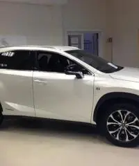 Lexus NX 300h HYBRID 4WD F-SPORT