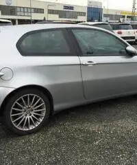 ALFA ROMEO 147 1.9 JTD (115 CV) cat 3p. Distinctive + cerchi "17 - 4