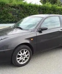 ALFA ROMEO 147 1.9 JTD (115 CV) cat 3p. Distinctive Interno Pelle - 2