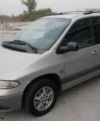 CHRYSLER Voyager 2.5 turbodiesel LE