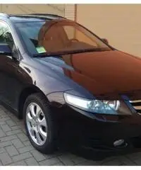 honda accord 7" serie in ottime condizioni vendo.