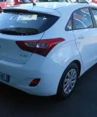 HYUNDAI i30 1.6 CRDi 5p. Classic - 8