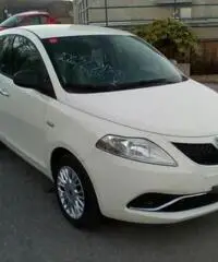 LANCIA Ypsilon 1.2 69 CV 5 porte Silver